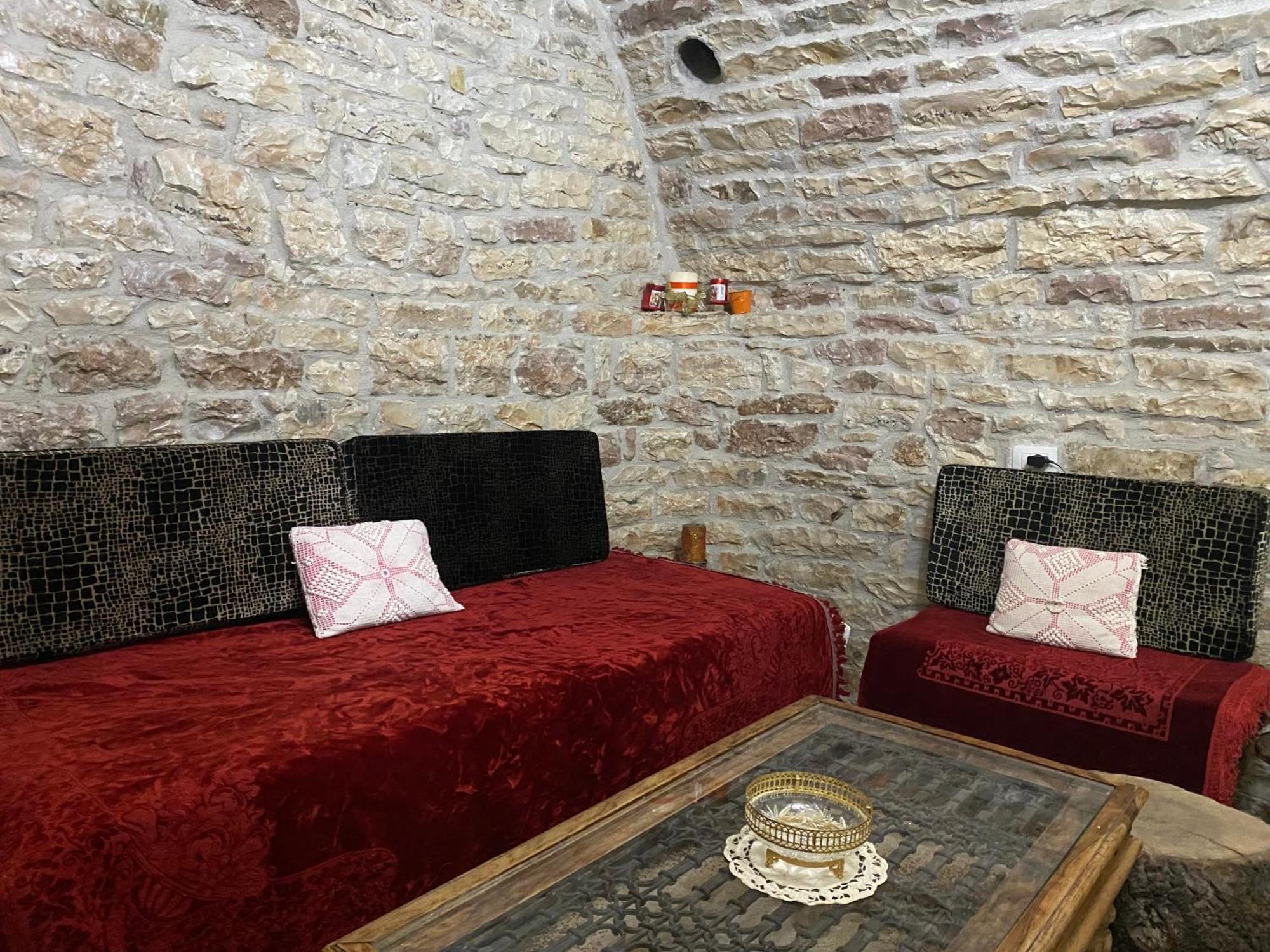Guest House Memushi Гирокастра Экстерьер фото